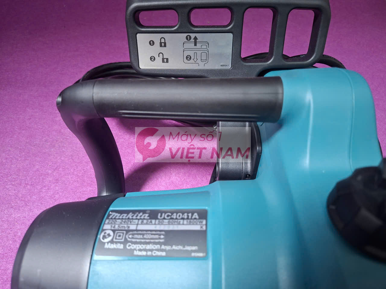Máy cưa xích chạy điện Makita UC4041A 4