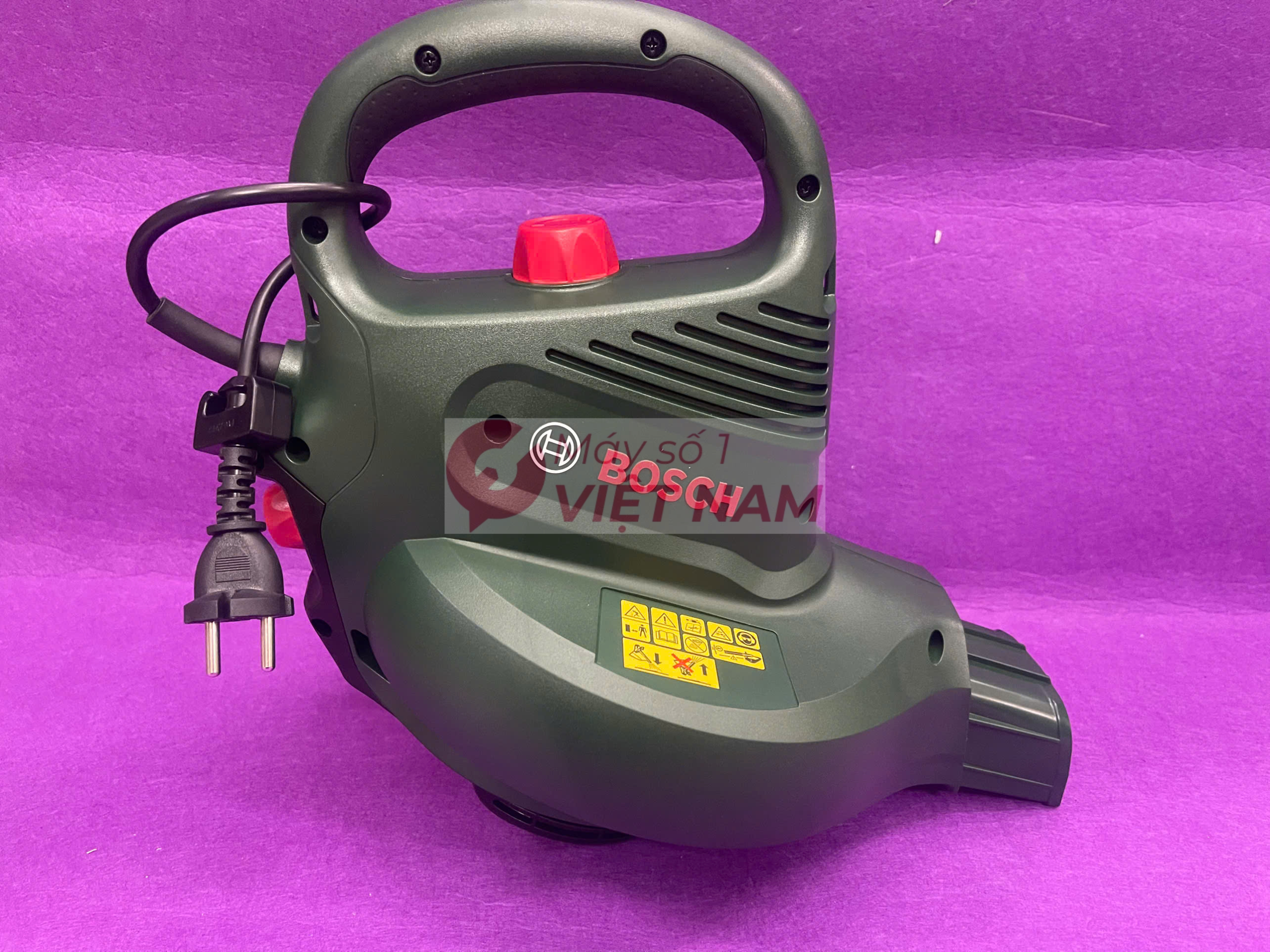 Máy thổi và hút lá Bosch UniversalGardenTidy 3000 2