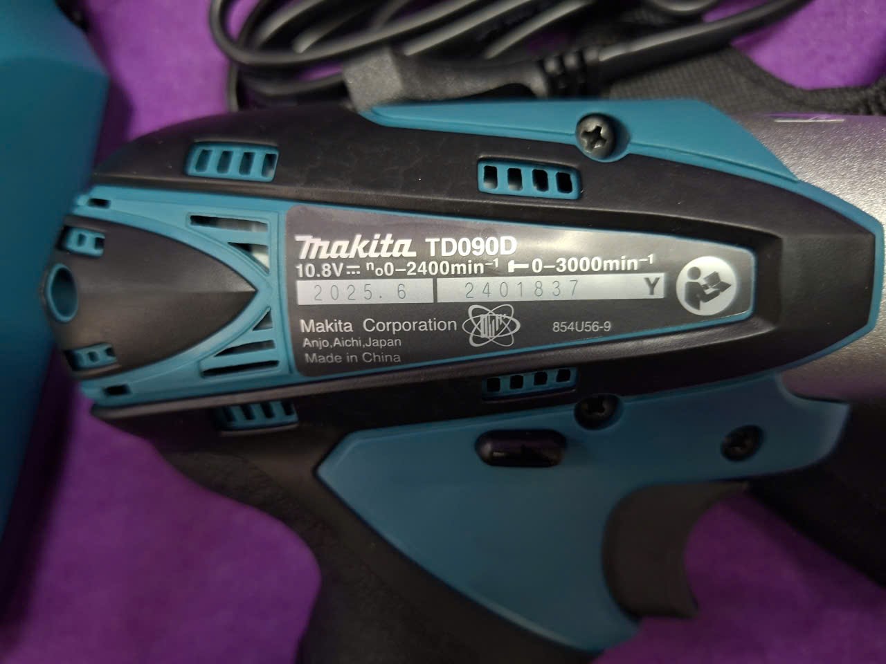 Máy bắt vít pin Makita TD090DWE 10.8V 1