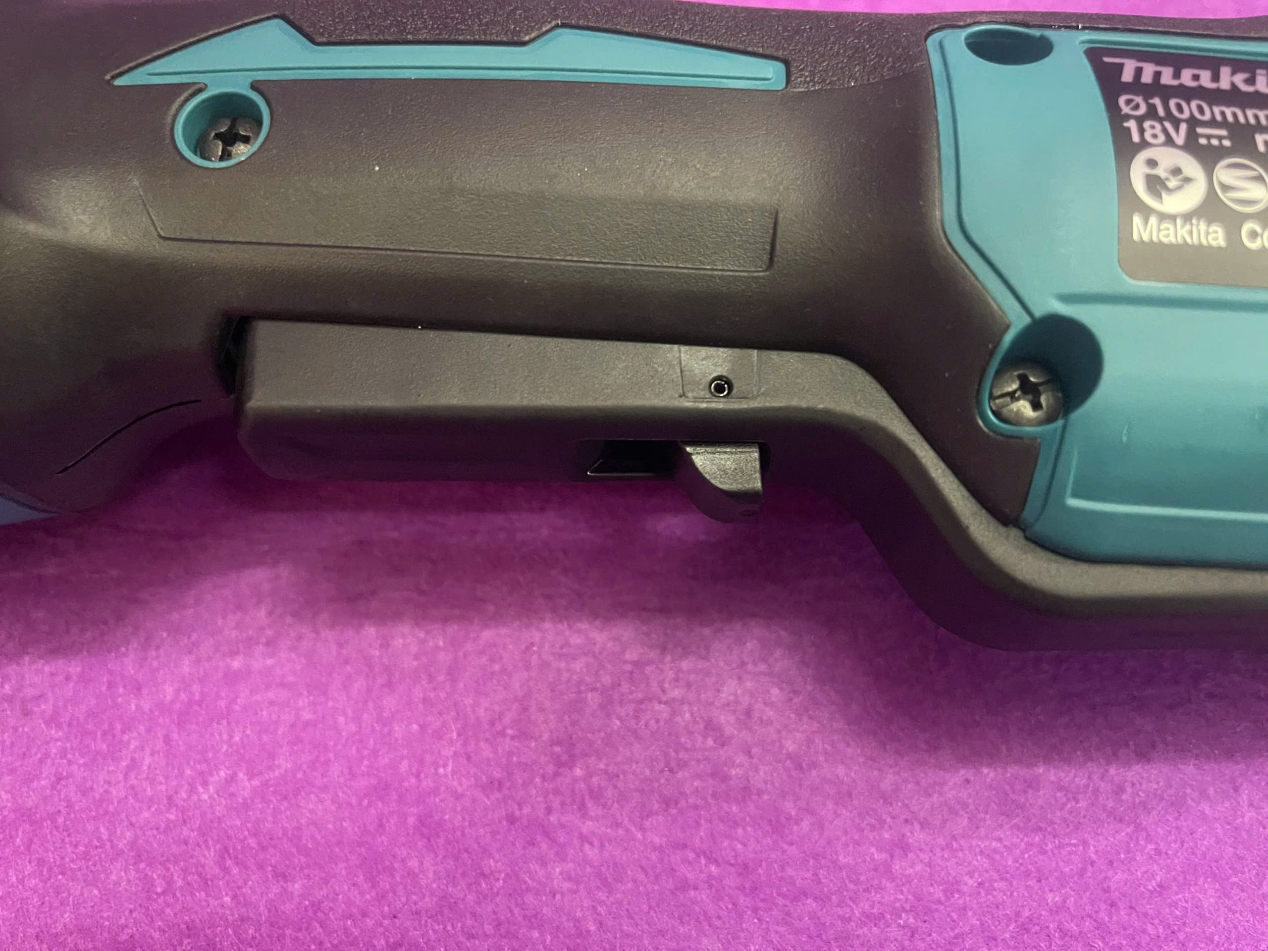 Máy mài góc dùng pin 18V Makita DGA408RTJ1 (18V:5Ah) 1