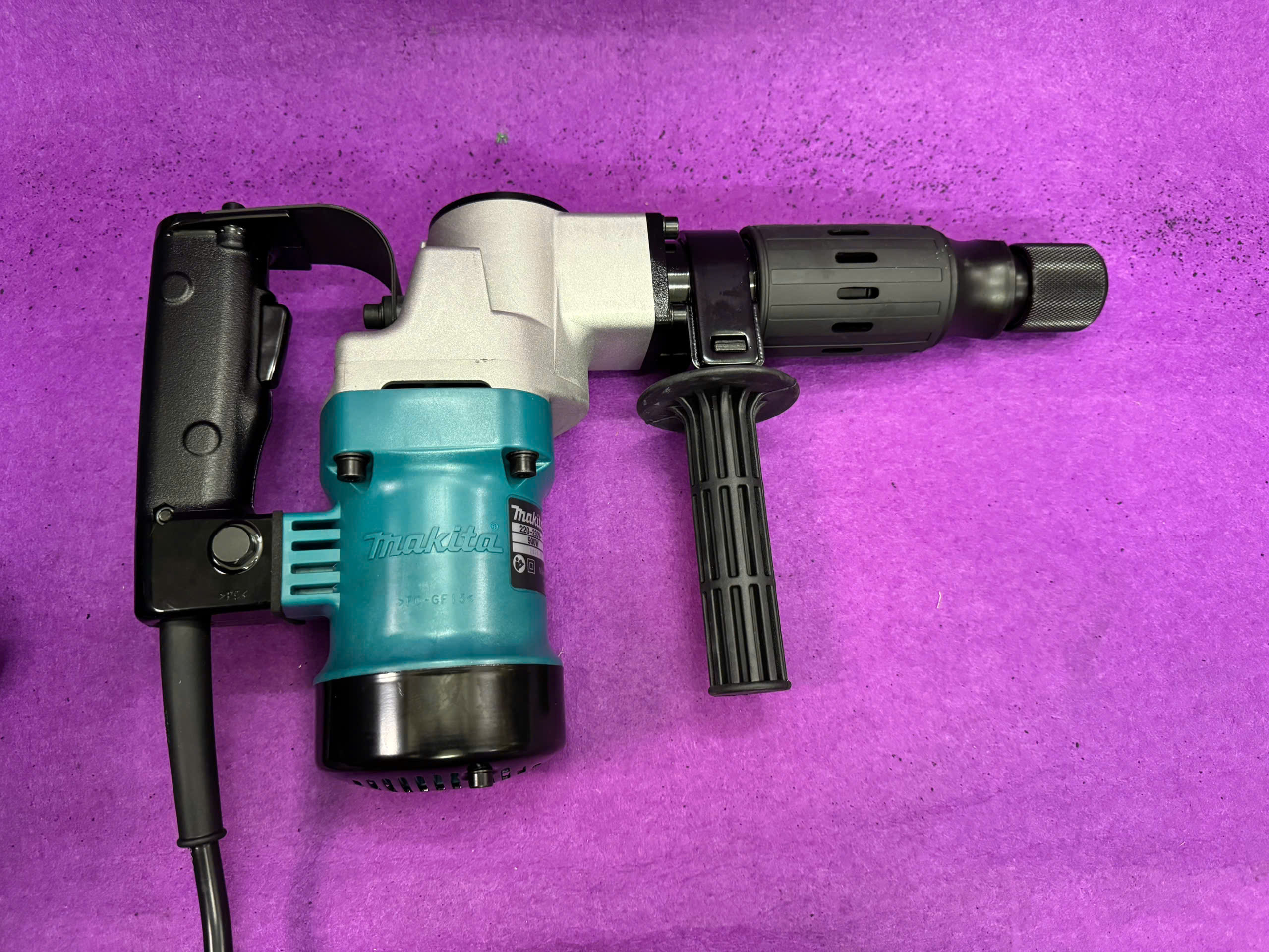 Máy đục bê tông mũi lục giác Makita HM0810TA 2