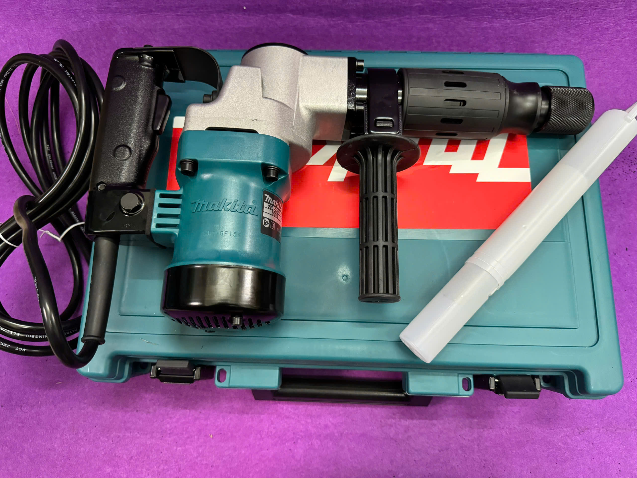 Máy đục bê tông mũi lục giác Makita HM0810TA 3