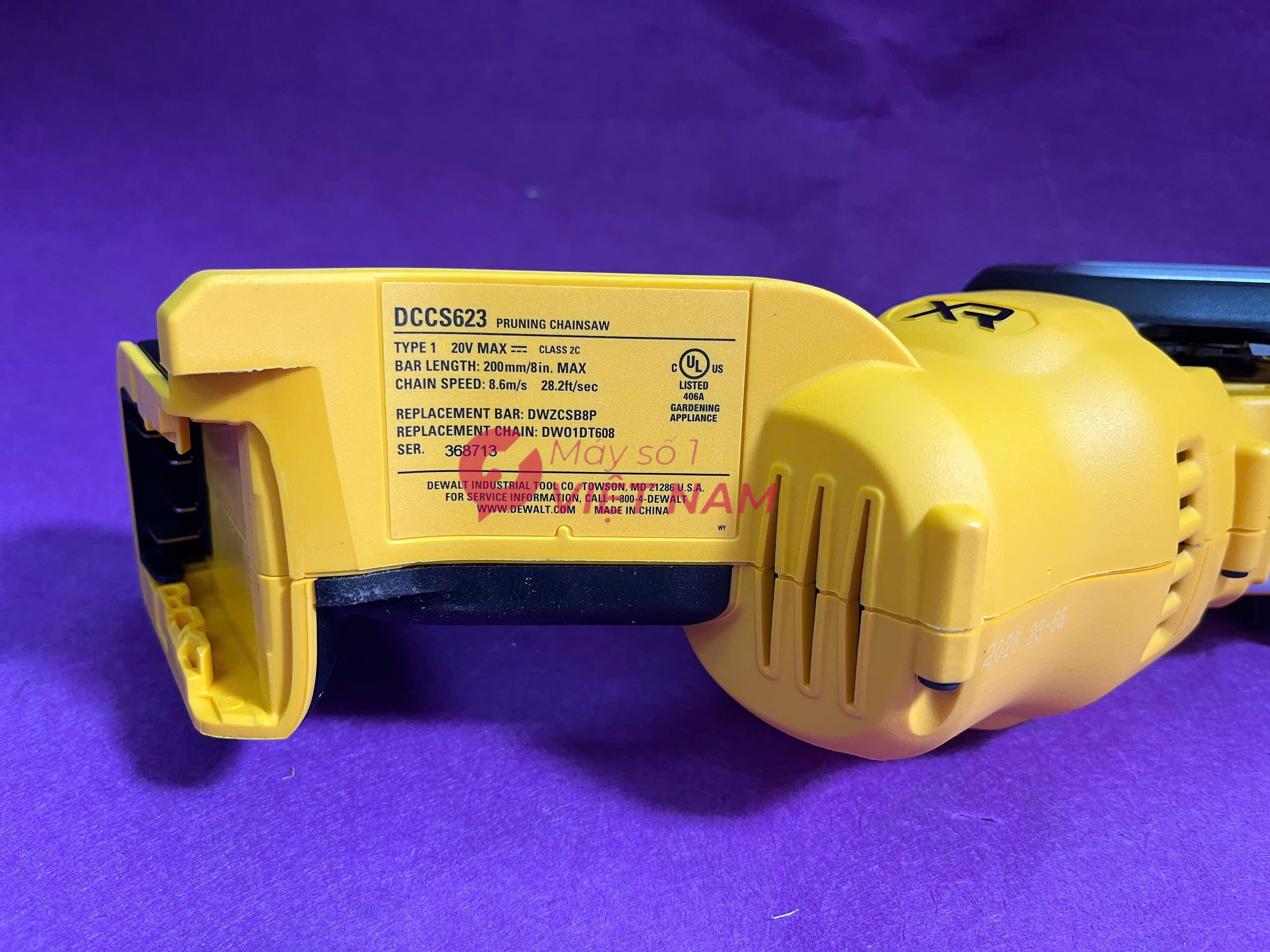 Máy cưa xích pin Dewalt DCCS623B 20V giá tốt lam 8 inch 203mm