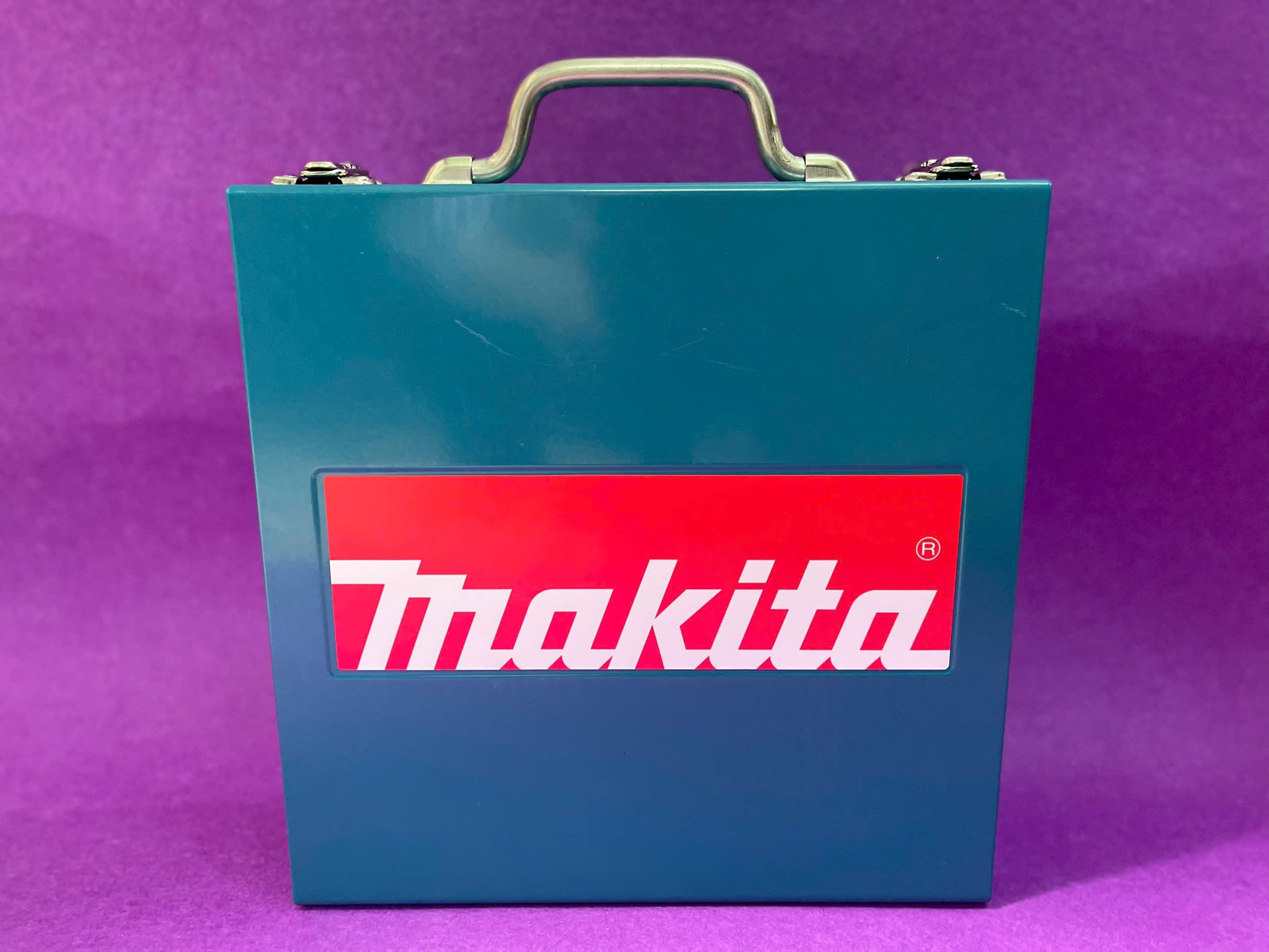 Máy siết cắt bulông 1330W Makita 6922NB 1