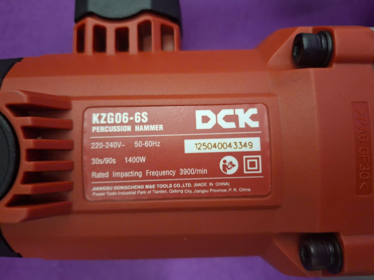 Máy đục bê tông 1400W 17mm KZG06-6S – DCK 1