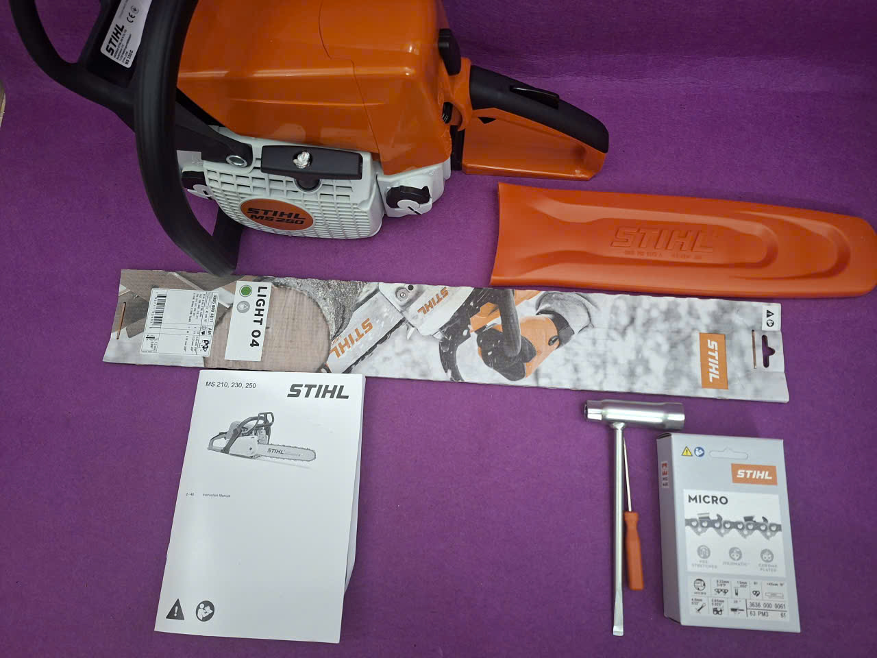 Máy cưa xích Stihl MS 250C 4