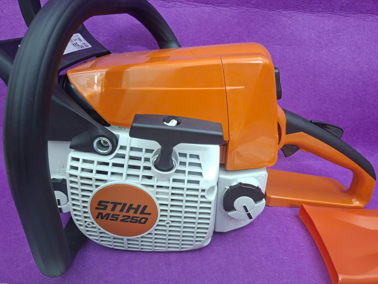 Máy cưa xích Stihl MS 250C 3