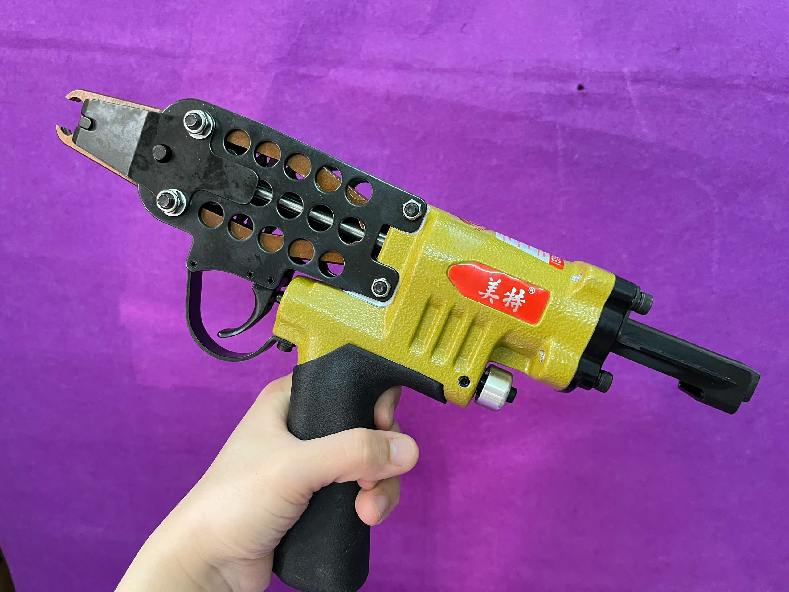 Súng bắn đinh C lớn Meite SC7E-12 1