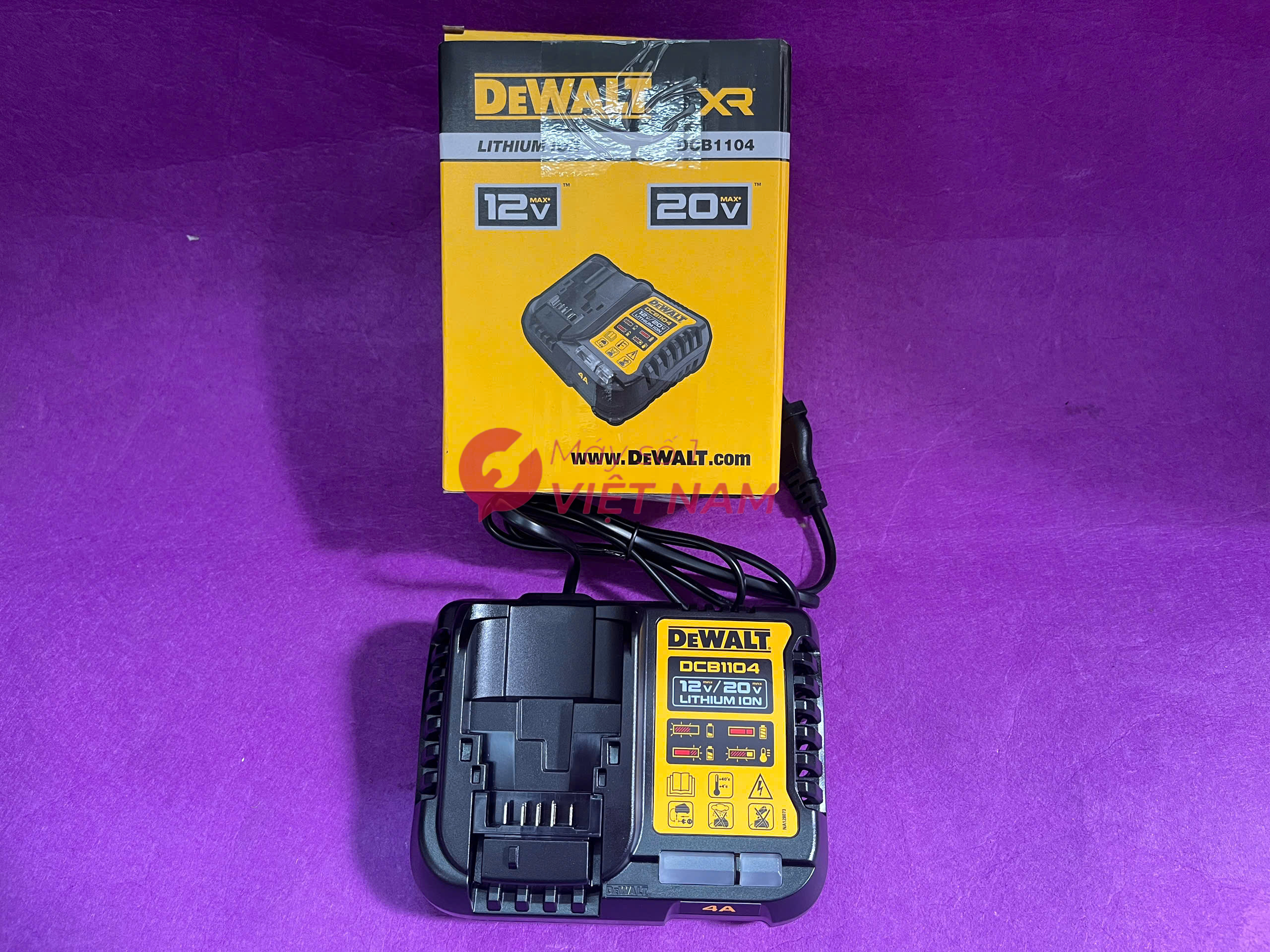 Bộ sạc pin 10.8-18V Dewalt DCB1104-B1 3