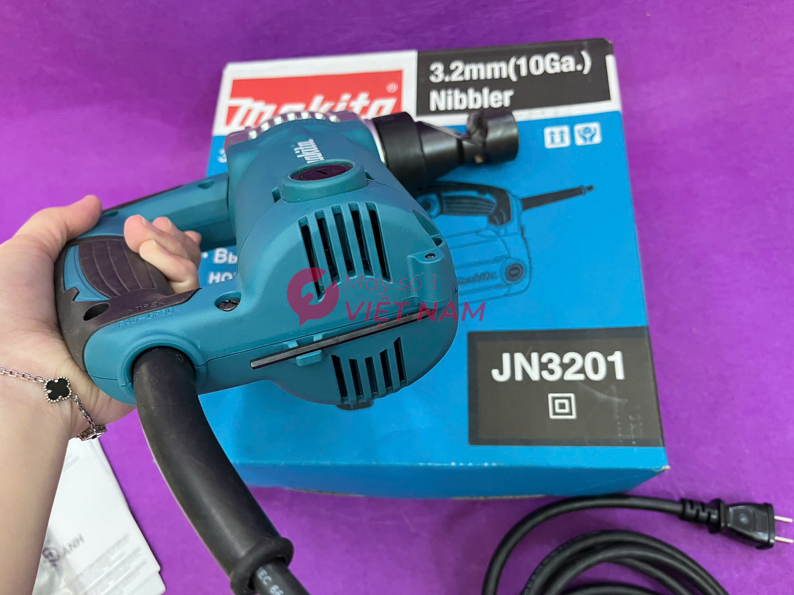 Máy cắt tôn 3.2mm Makita JN3201 710W 5