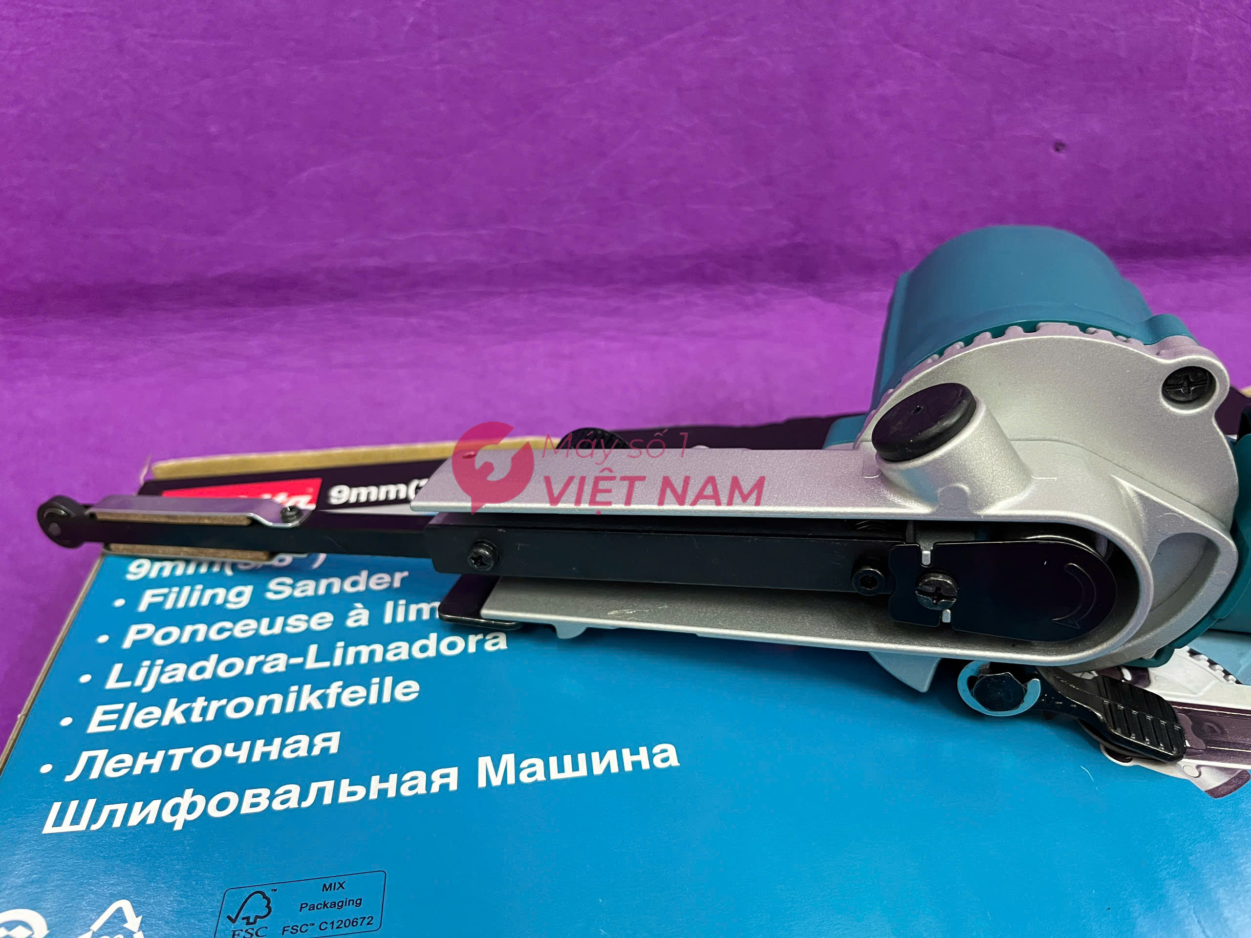 Máy chà nhám băng Makita 9032 4
