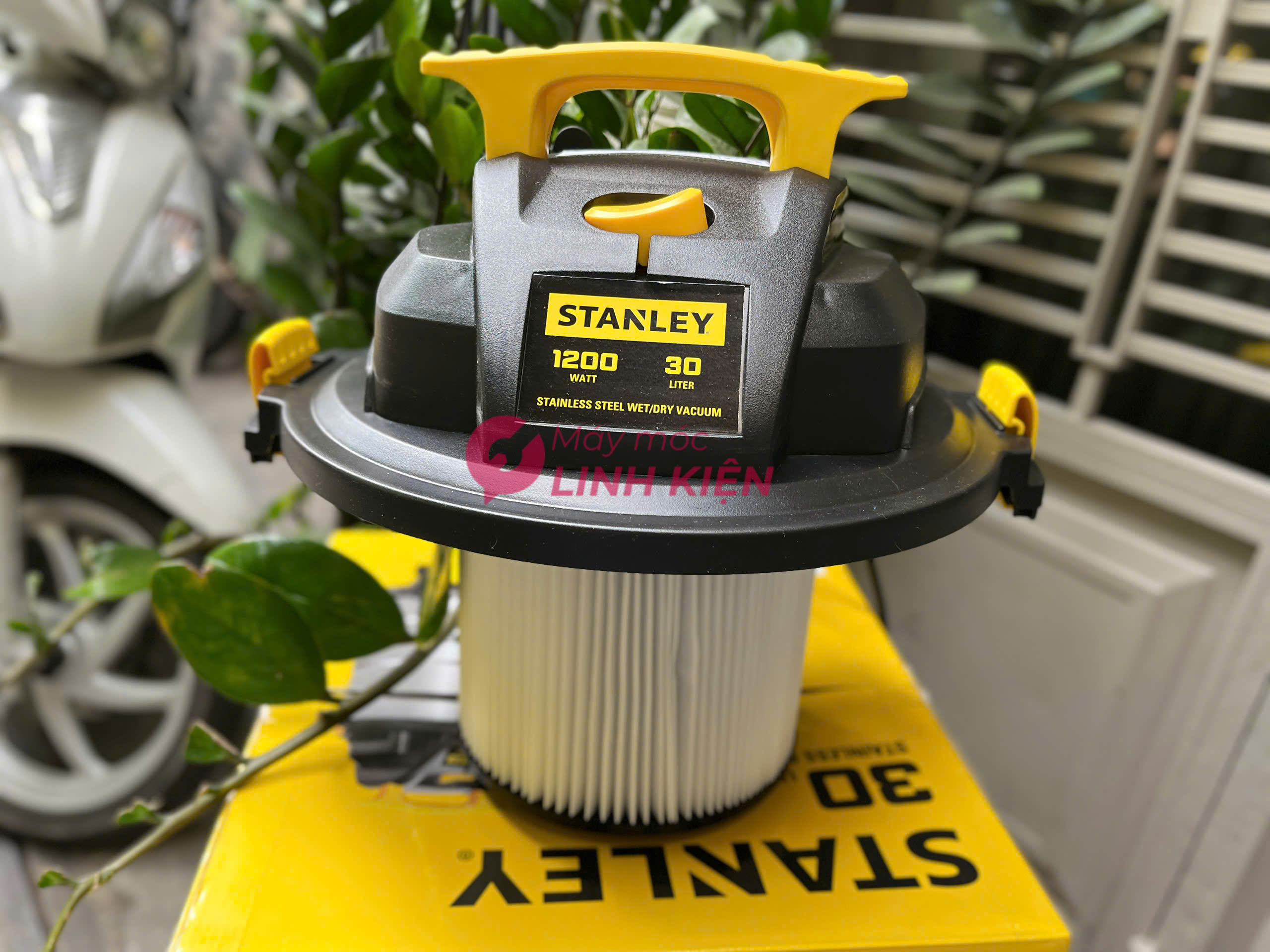 Máy hút bụi công nghiệp 30L Stanley SL19417-8AB 4