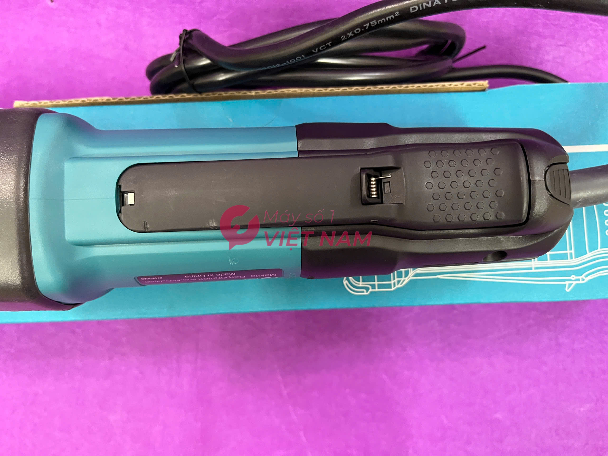 Máy mài khuôn Makita GD0600 1-1/2" 3
