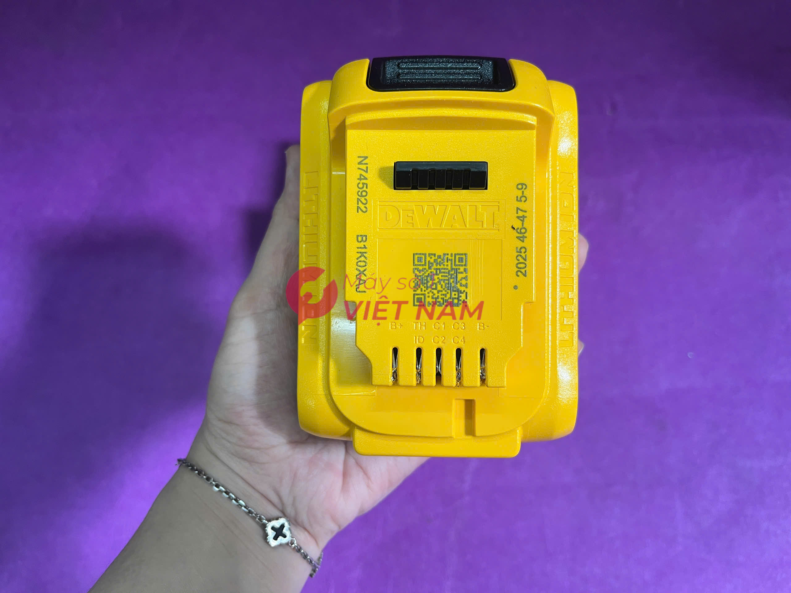 Pin Dewalt DCB184-KR 20V 5.0Ah dung lượng 5000mAh