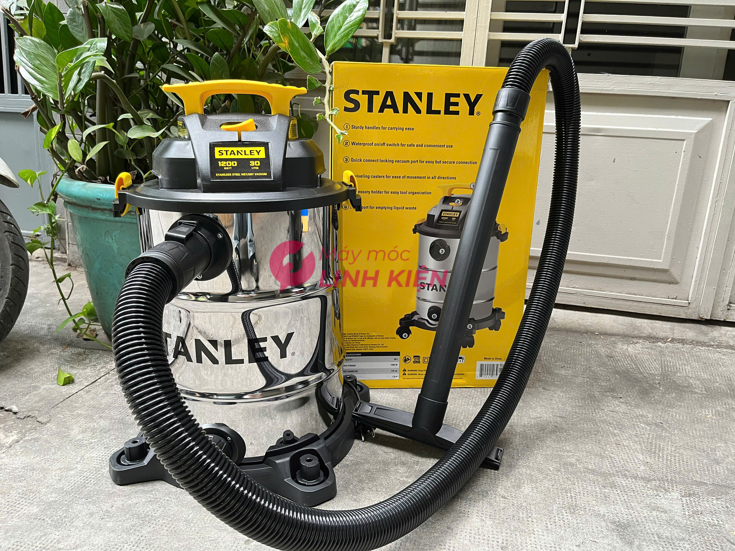 Máy hút bụi công nghiệp 30L Stanley SL19417-8AB 2