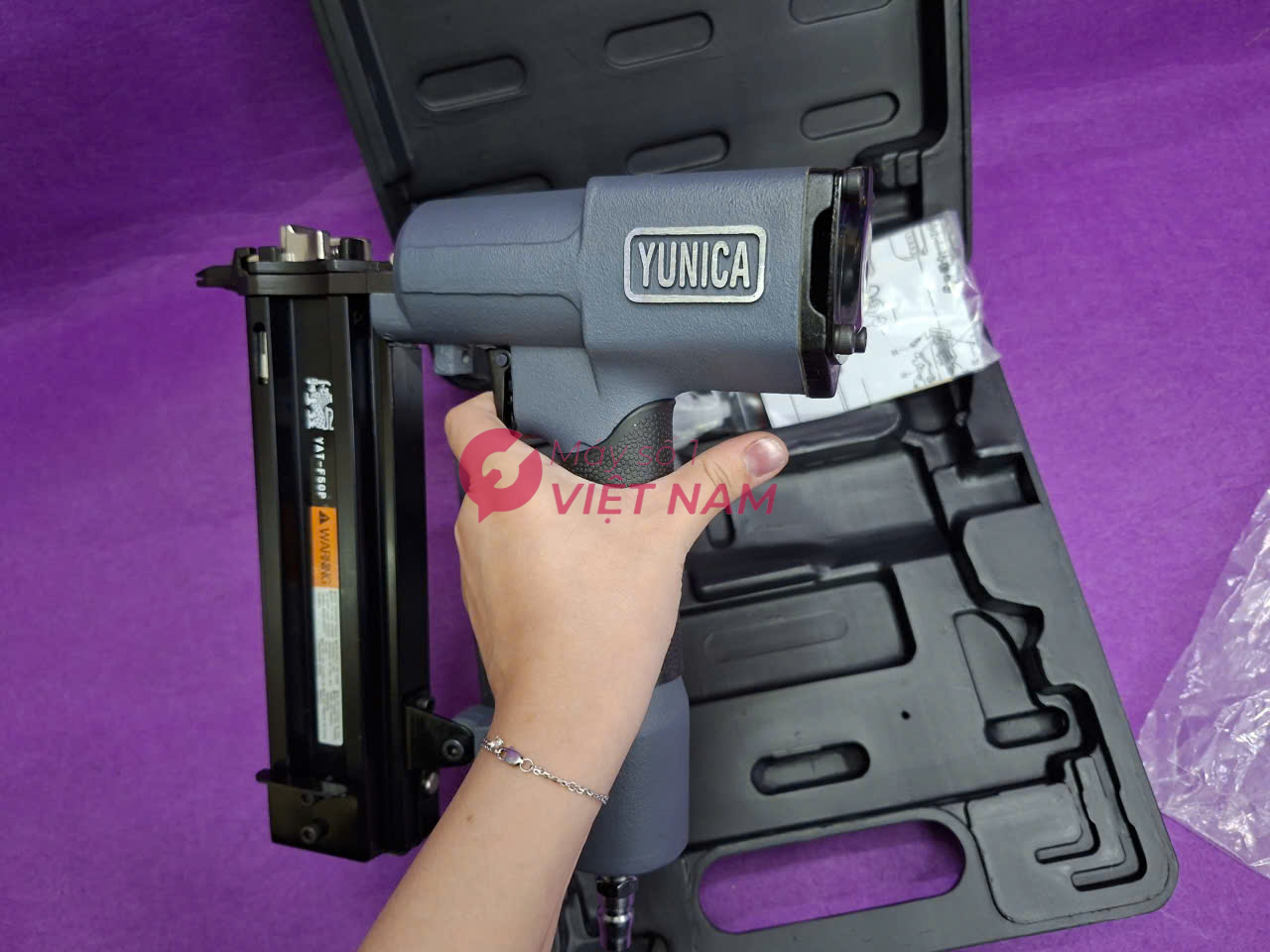 Súng bắn đinh Yunica YAT-F50P 1