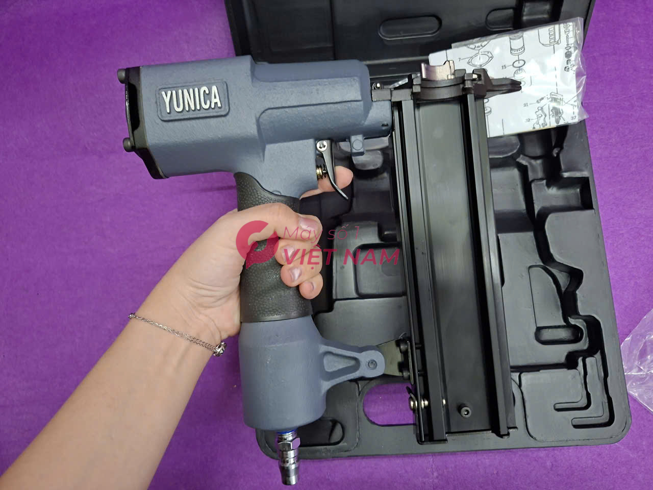 Súng bắn đinh Yunica YAT-F50P 3