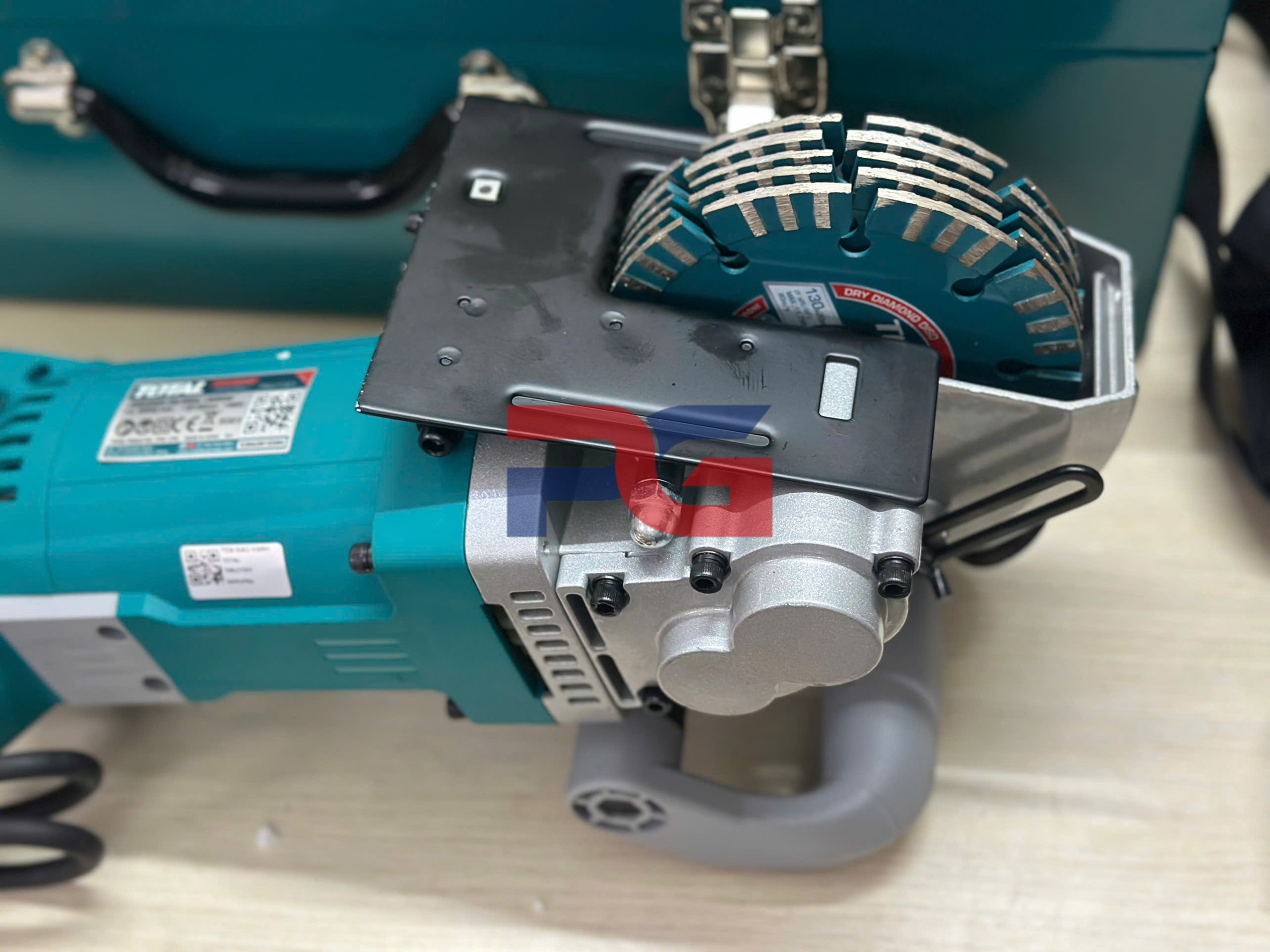 Máy cắt rãnh tường 5 lưỡi 3000W Total TWLC1301 6