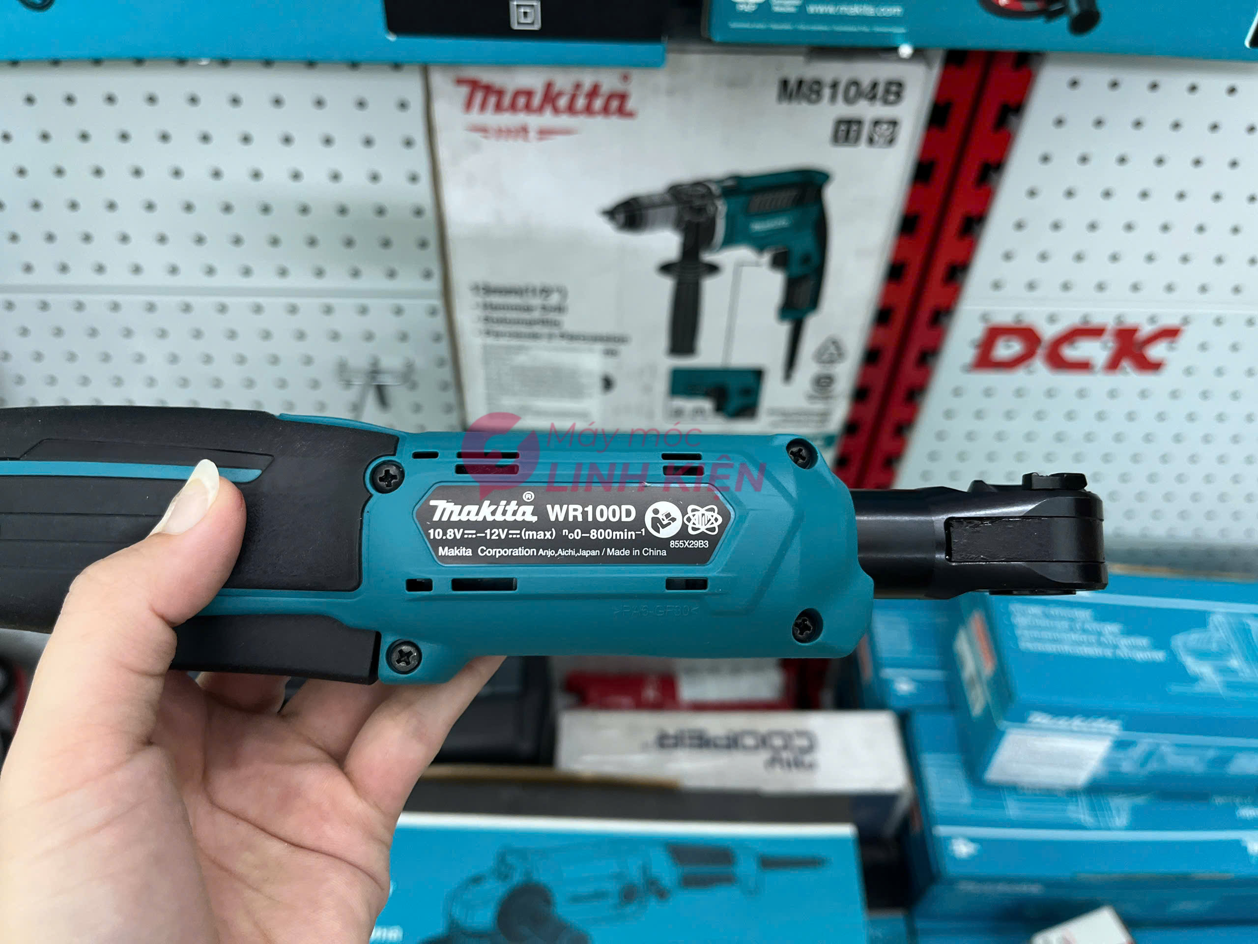 12V Máy siết bu lông xuyên tâm dùng pin Makita WR100DZ ( Chưa kèm pin, sạc) 2