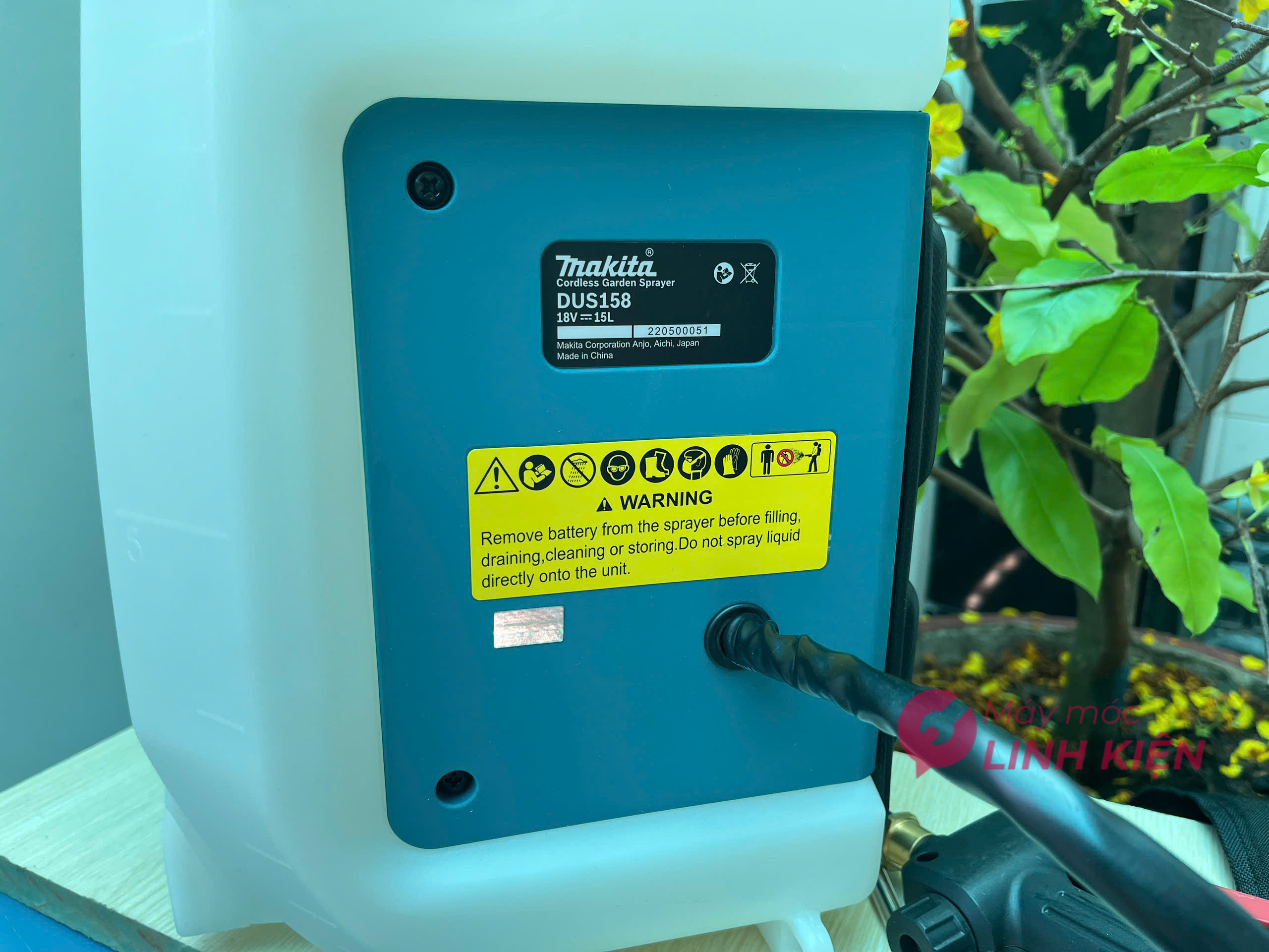 15L Máy phun thuốc dùng pin 18V Makita DUS158Z (Chưa Pin & Sạc) 3