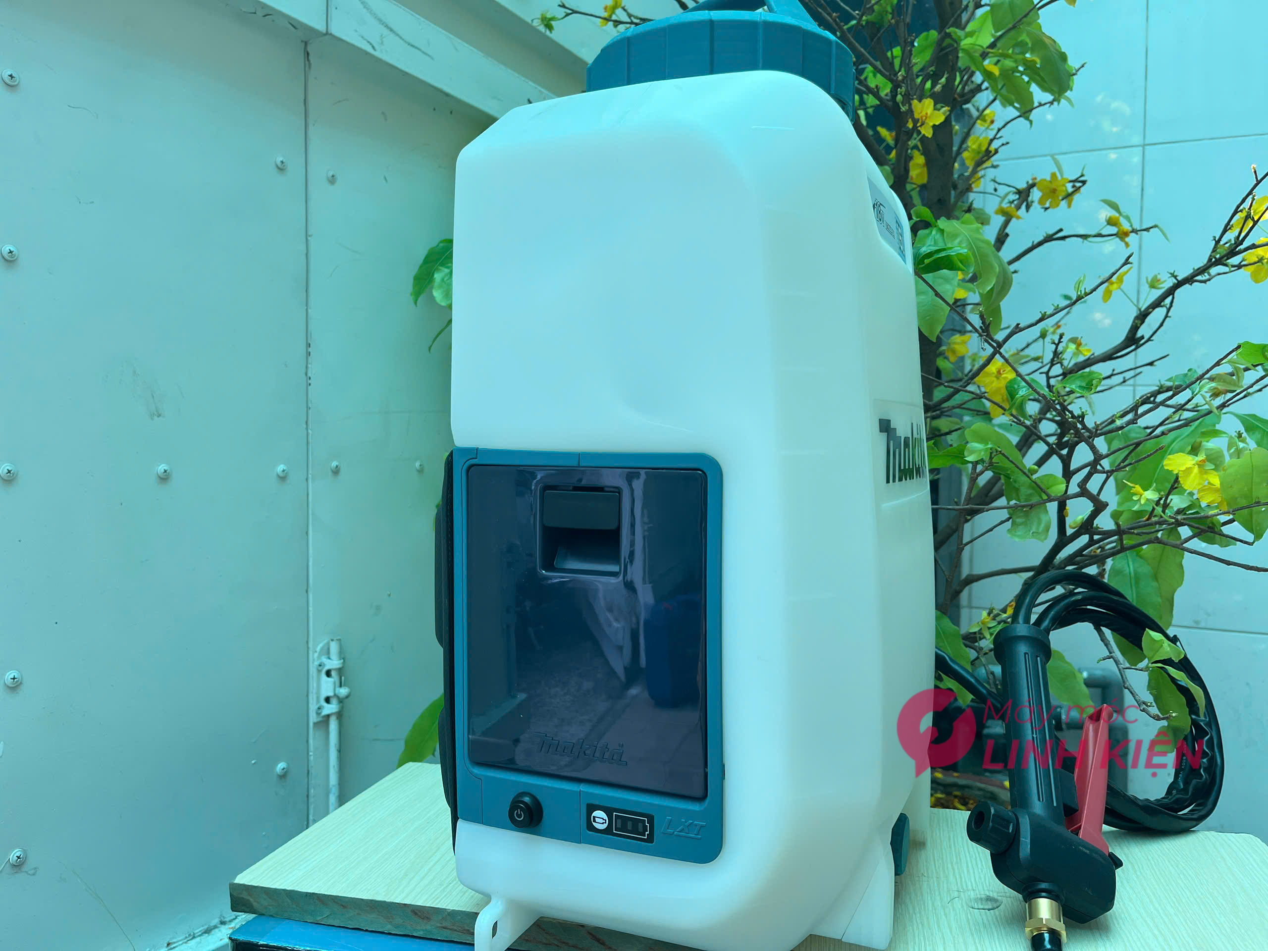 15L Máy phun thuốc dùng pin 18V Makita DUS158Z (Chưa Pin & Sạc) 5