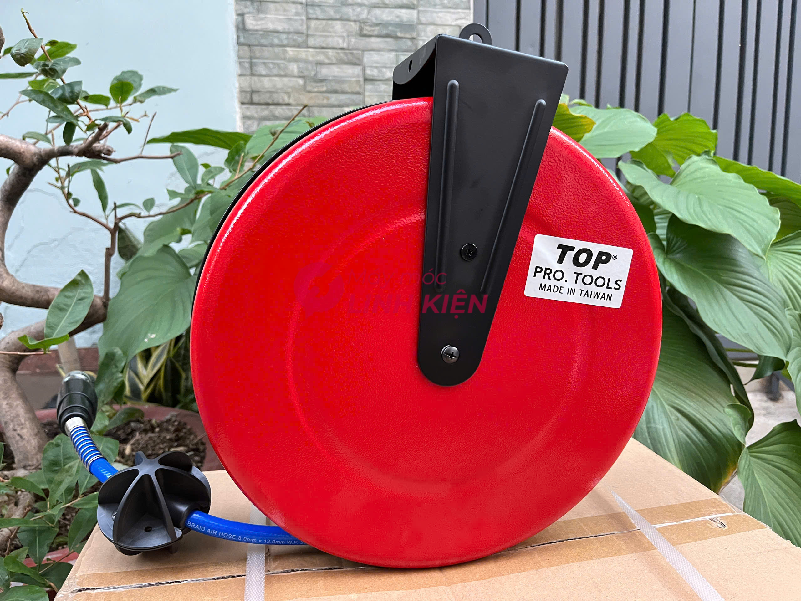Cuộn ống hơi rút tự động 15m hộp sắt (HR-708C) 3