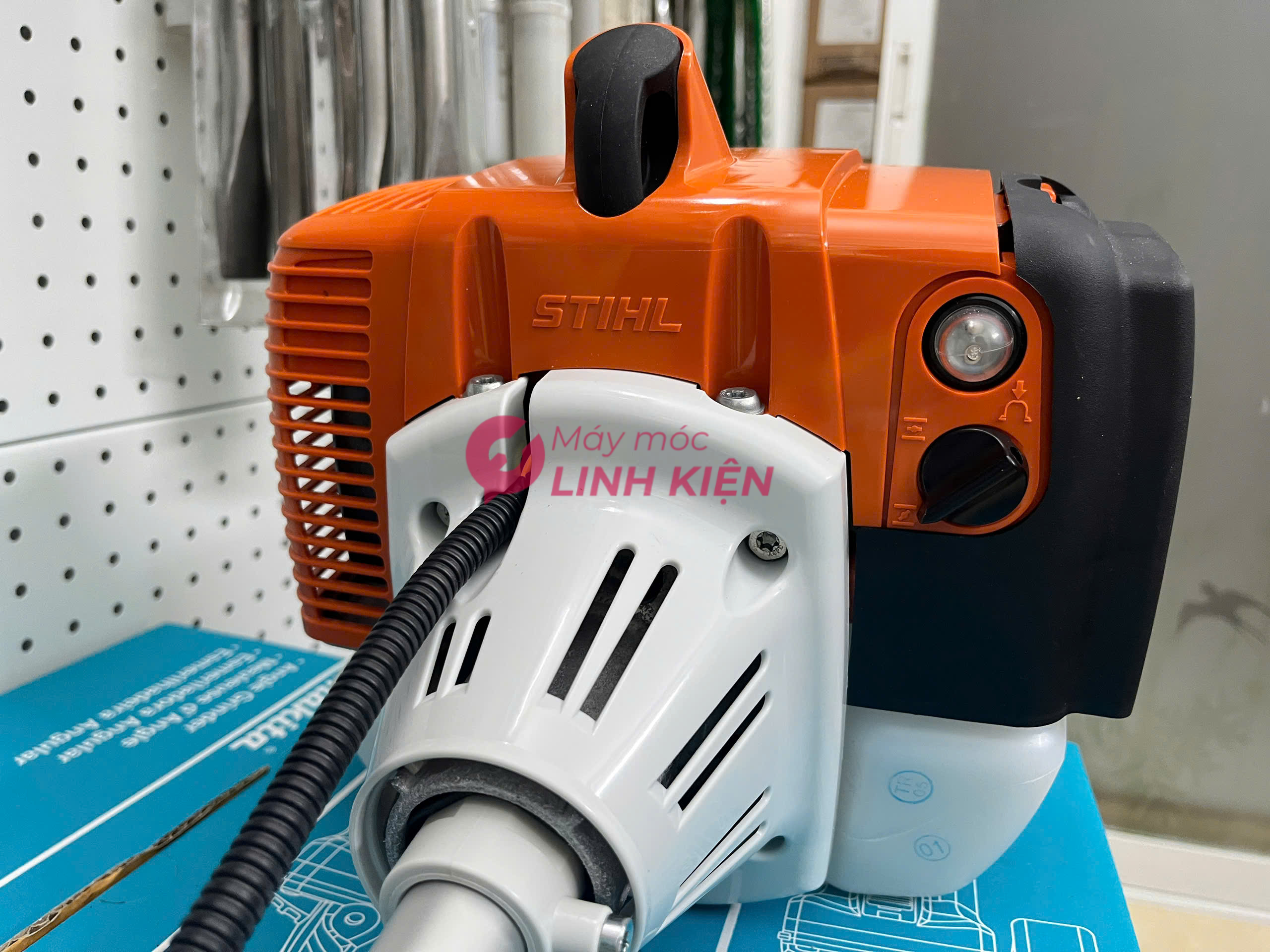 Máy cắt cỏ đeo vai Stihl FS 250 chính hãng công nghệ Đức