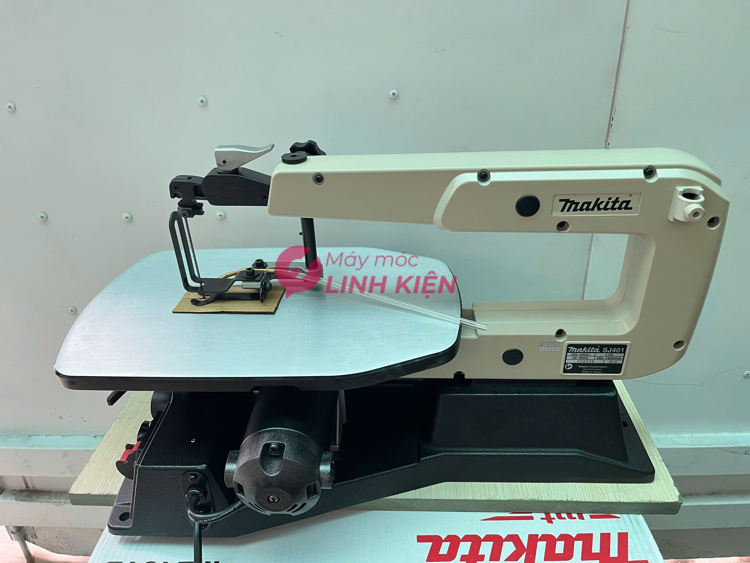 Máy cưa lọng bàn Makita SJ401 (50W) 1