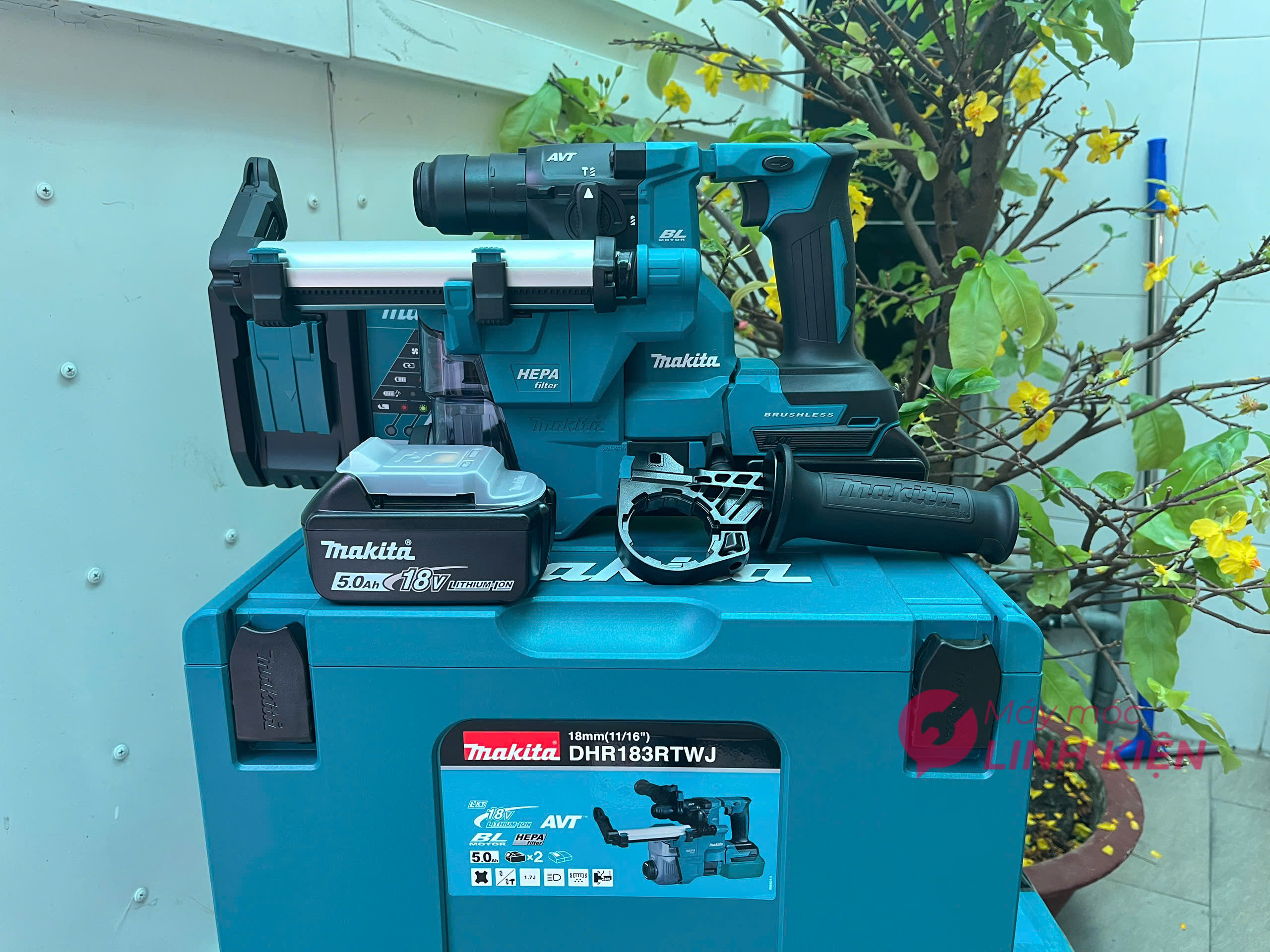 Máy khoan bê tông dùng pin 18V Makita DHR183RTWJ (SDS Plus/18mm/BL) 2