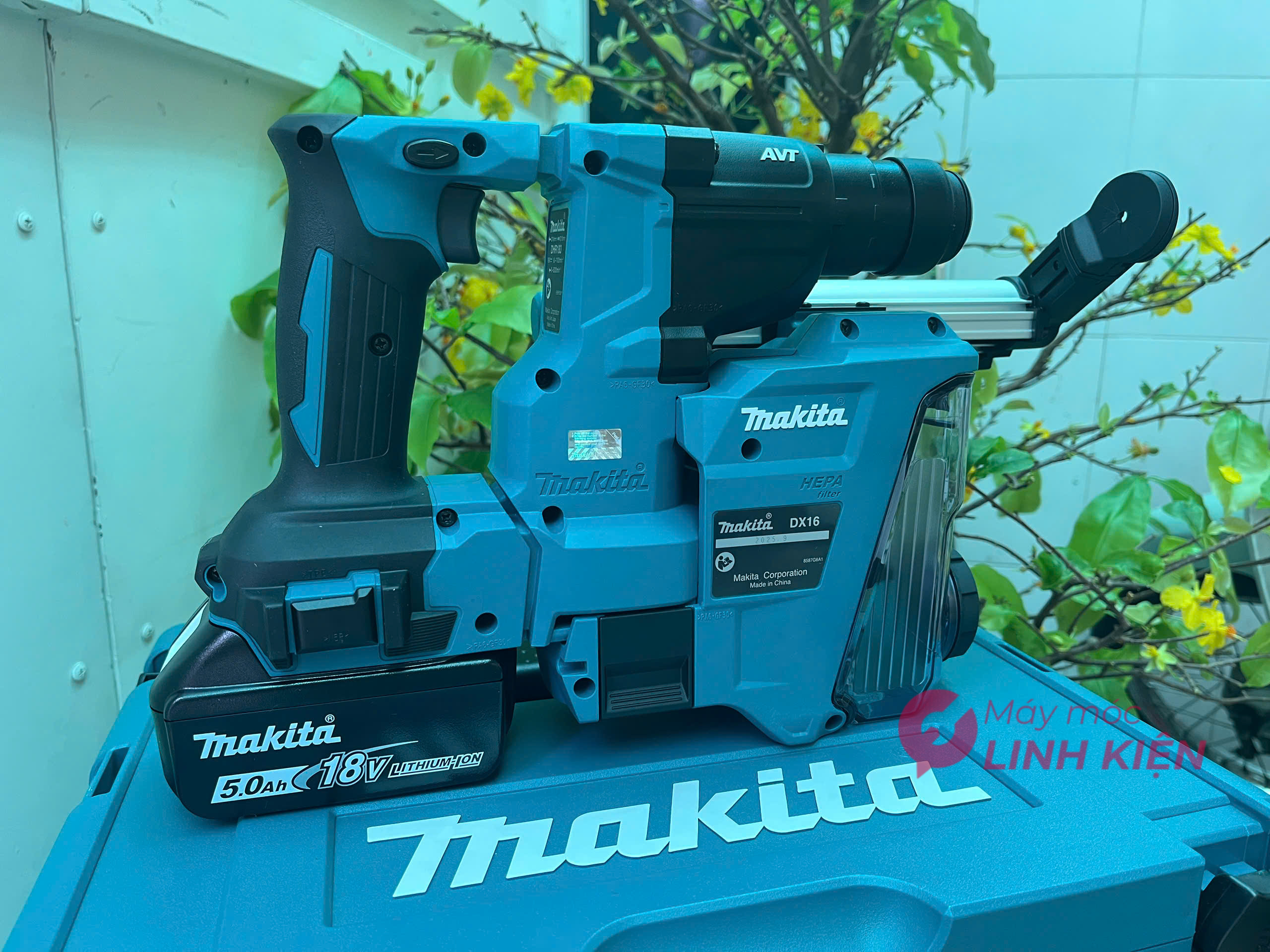 Máy khoan bê tông dùng pin 18V Makita DHR183RTWJ (SDS Plus/18mm/BL) 6