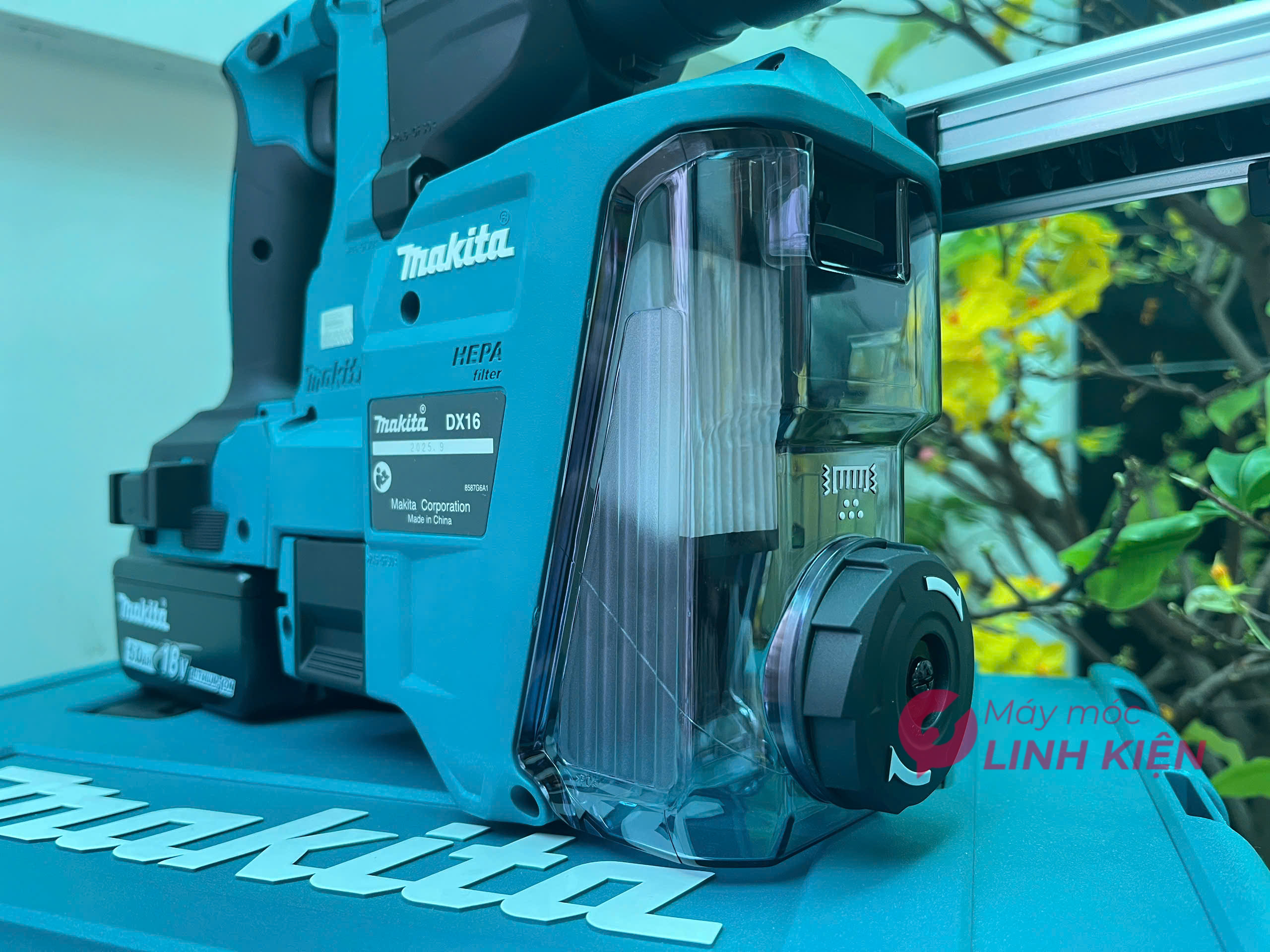 Máy khoan bê tông dùng pin 18V Makita DHR183RTWJ (SDS Plus/18mm/BL) 7