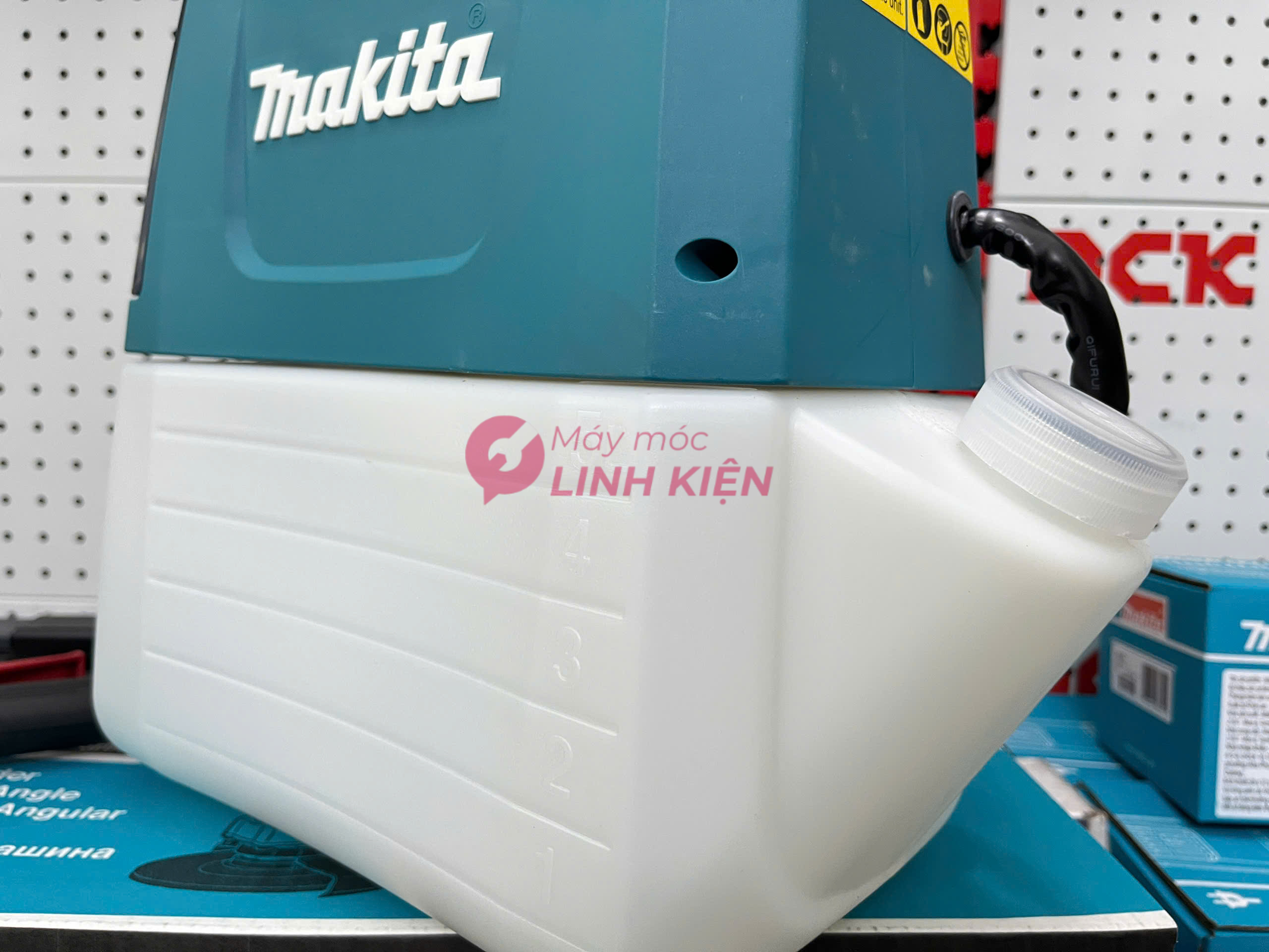 Máy phun thuốc dùng pin Makita DUS054Z (18V Chưa Pin & Sạc) 4